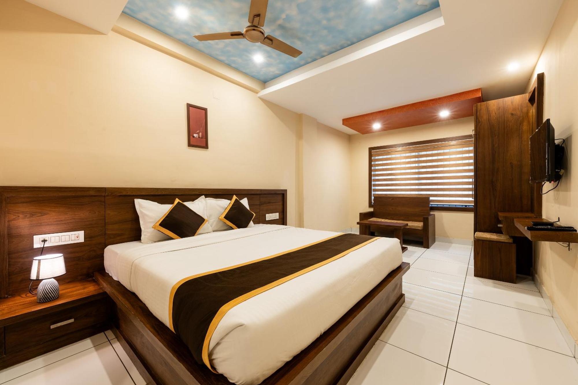 Marza Inn Kalpetta Exterior photo